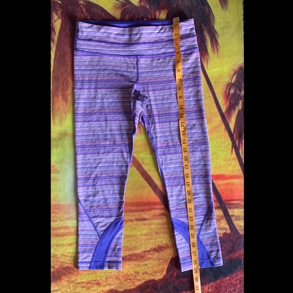 Lululemon Run Inspire Crop II Size 6 - Picture 3 of 12